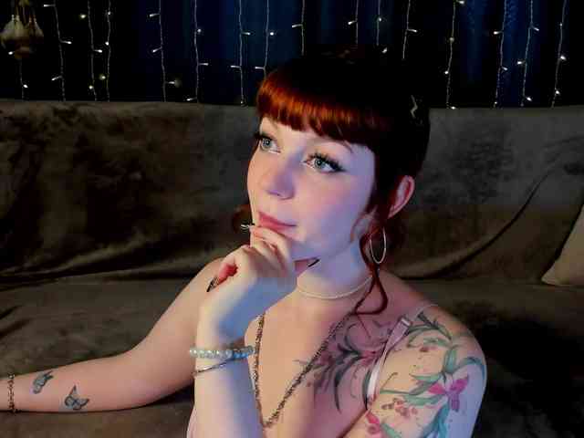 Ashley-Nicks webcam