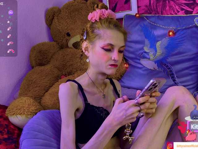 KittyRaine live cam on BongaCams