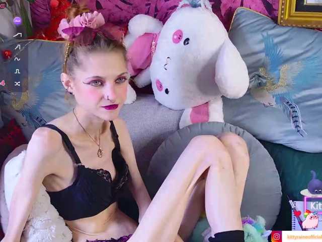 KittyRaine live cam on BongaCams