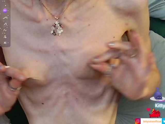 KittyRaine live cam on BongaCams