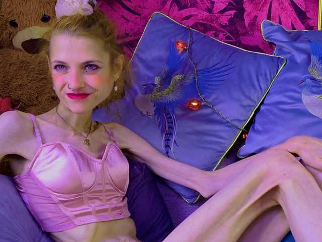 KittyRaine live cam on BongaCams