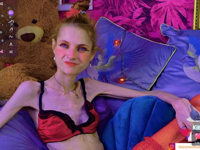 KittyRaine live cam on BongaCams