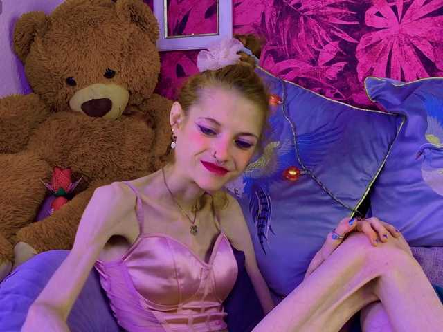 KittyRaine live cam on BongaCams