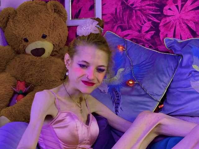 KittyRaine live cam on BongaCams