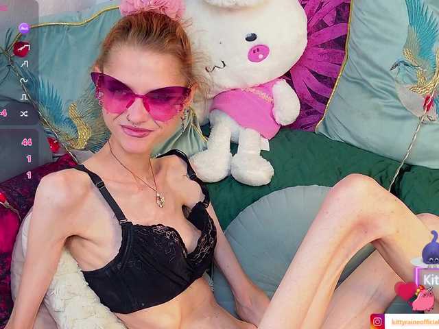 KittyRaine live cam on BongaCams