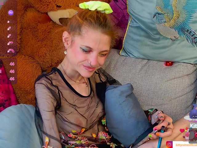 KittyRaine live cam on BongaCams