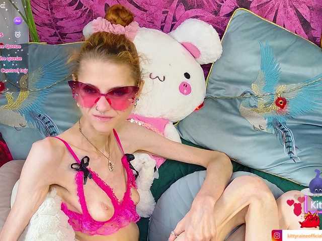 KittyRaine live cam on BongaCams