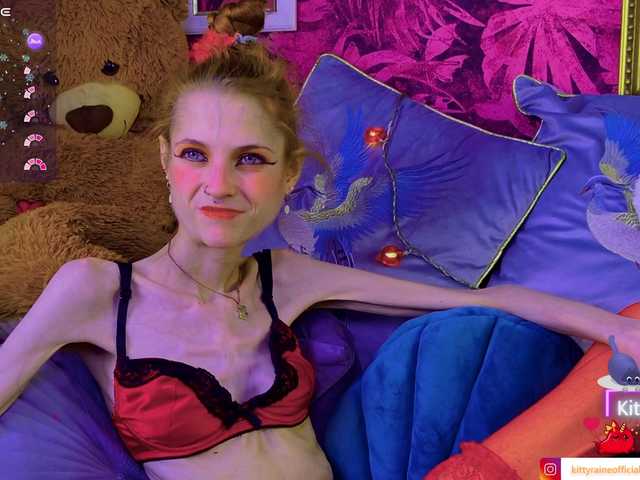 KittyRaine live cam on BongaCams