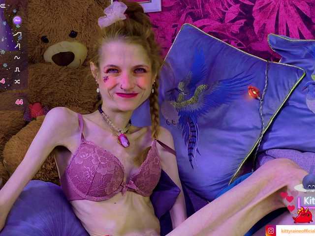 KittyRaine live cam on BongaCams