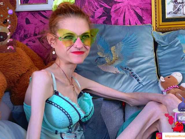KittyRaine live webcam show