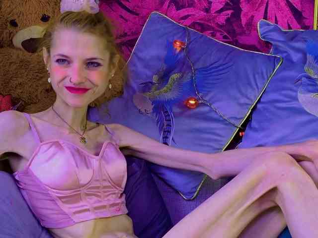 KittyRaine webcam
