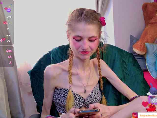 KittyRaine webcam