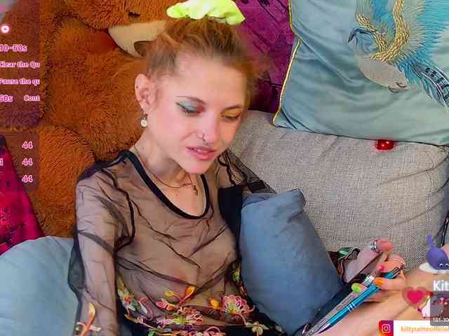 KittyRaine webcam