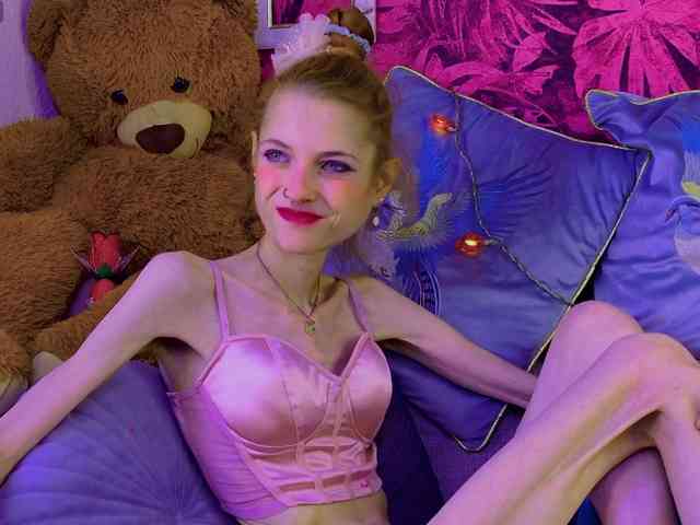 KittyRaine webcam
