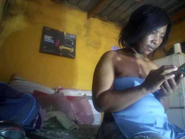 Curvypear webcam