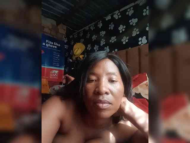Curvypear webcam