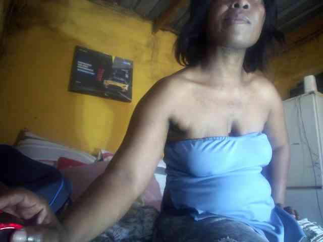 Curvypear webcam