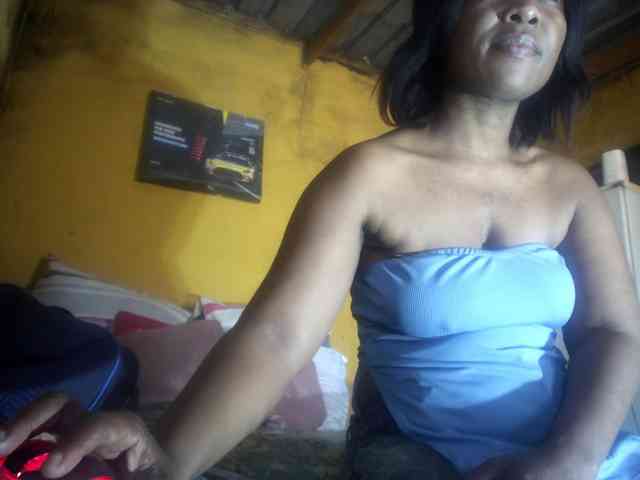 Model: Curvypear