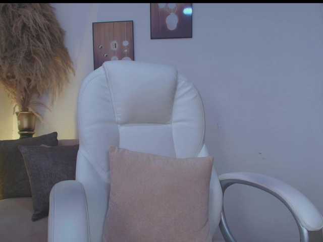 Octaviarouse live cam on BongaCams