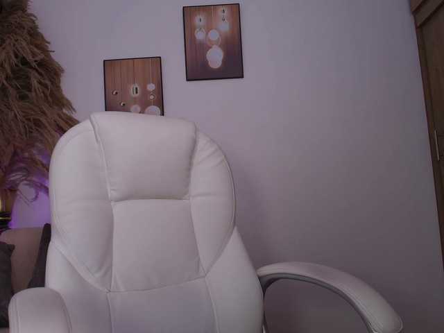 Octaviarouse's BongaCams show and profile