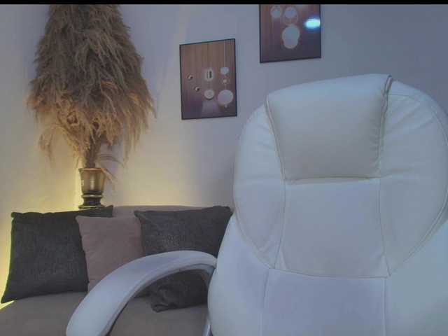 Octaviarouse live cam on BongaCams