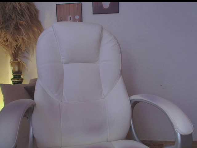 Octaviarouse live cam on BongaCams