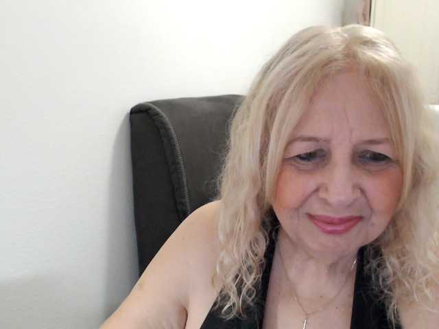 le modèle SusiLife est en webcam porno dans un show sur le site bongacams, il possède les tags suivants: White/Caucasian,Blonde,Shaved