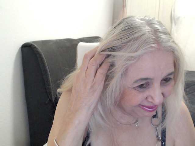 SusiLife's BongaCams show and profile