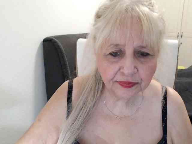 Susilife's cam show statistics and live stream