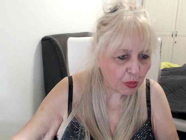 Susilife's cam show statistics and live stream
