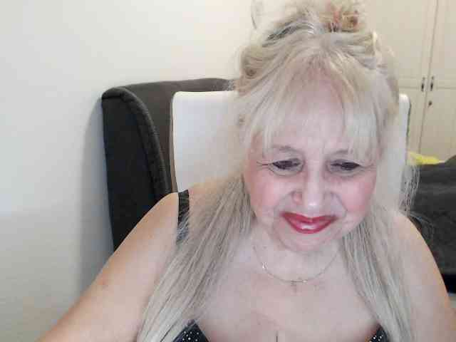 Susilife's cam show statistics and live stream