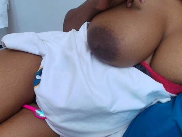 Jabera live cam on BongaCams