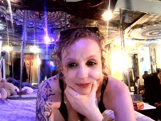Meateater7455 live cam on BongaCams