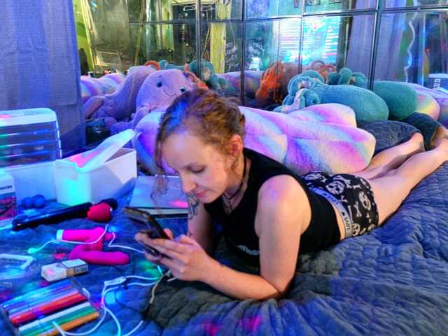 Meateater7455 live cam on BongaCams