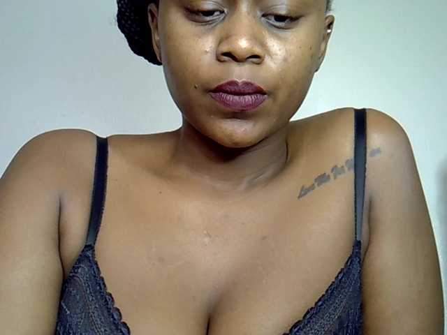 MDIVAH live cam on BongaCams