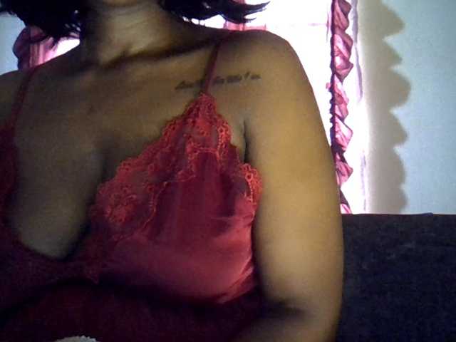 MDIVAH live cam on BongaCams