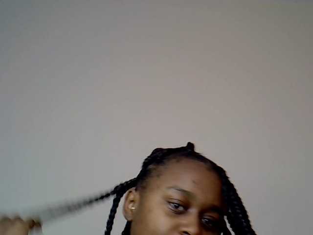 MDIVAH live cam on BongaCams