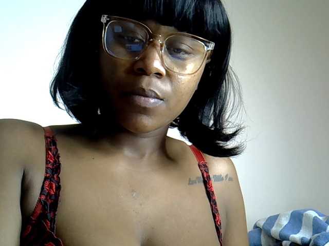 MDIVAH live cam on BongaCams