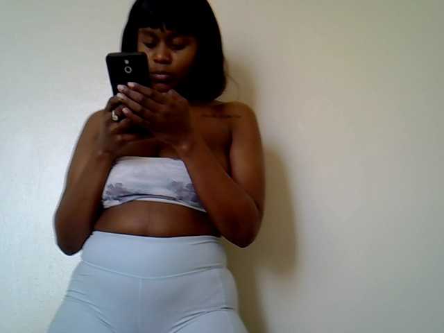 MDIVAH live cam on BongaCams