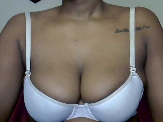 MDIVAH live cam on BongaCams