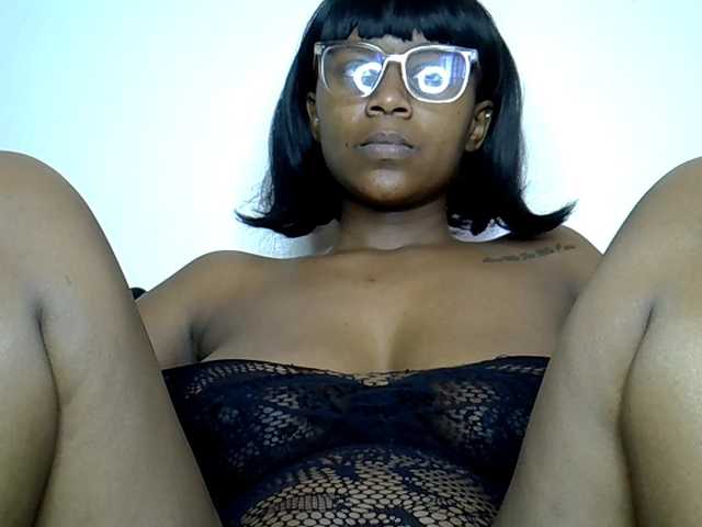 MDIVAH live cam on BongaCams