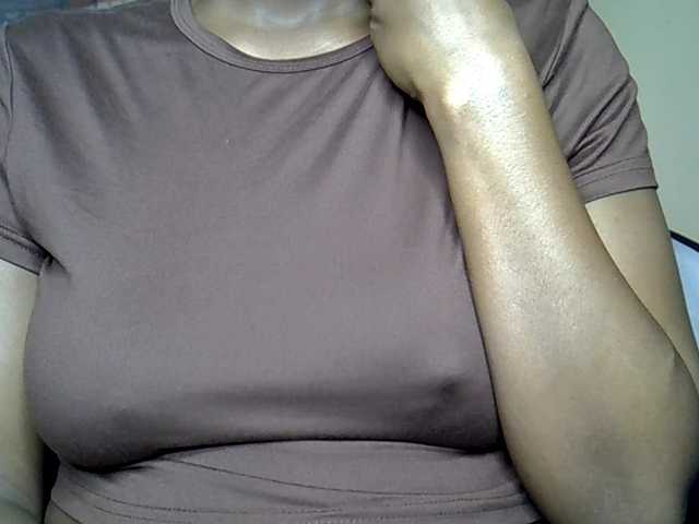 MDIVAH live cam on BongaCams