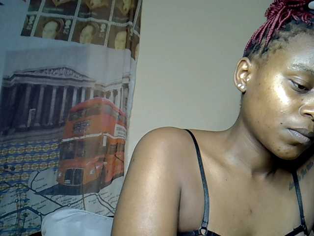 MDIVAH live cam on BongaCams