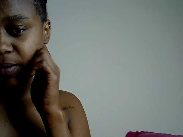 MDIVAH live cam on BongaCams