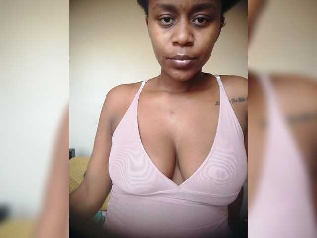 MDIVAH live cam on BongaCams