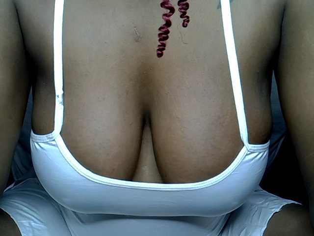 MDIVAH live cam on BongaCams