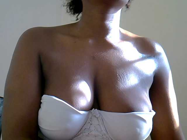 MDIVAH live cam on BongaCams