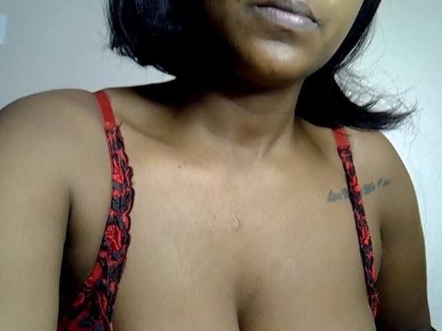 MDIVAH live cam on BongaCams
