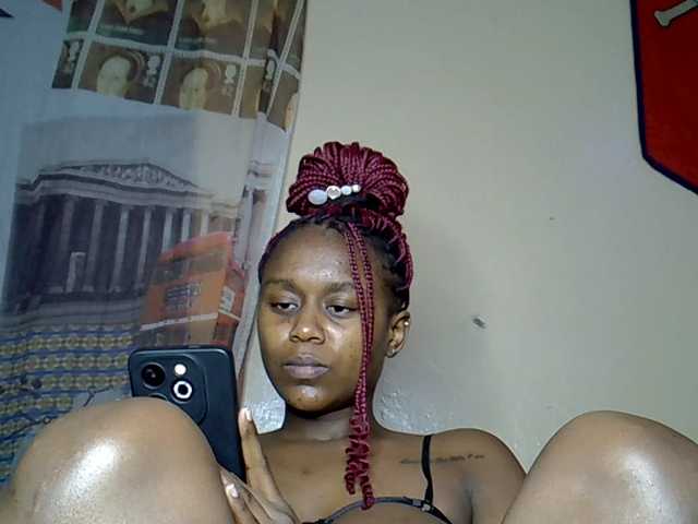 MDIVAH live cam on BongaCams