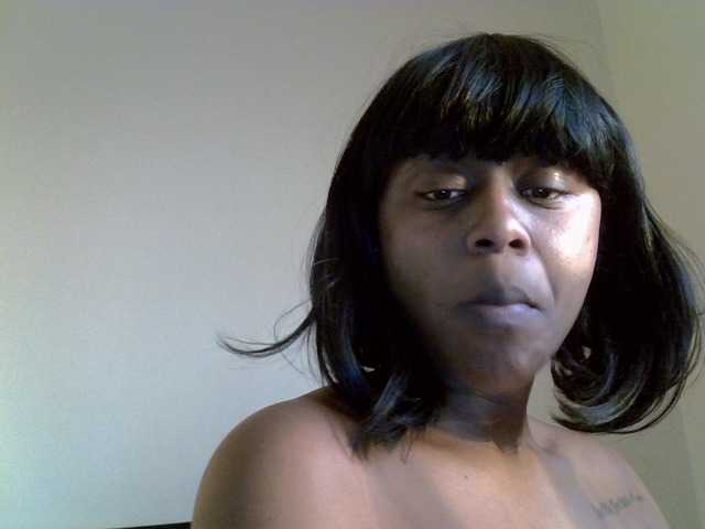 MDIVAH live cam on BongaCams